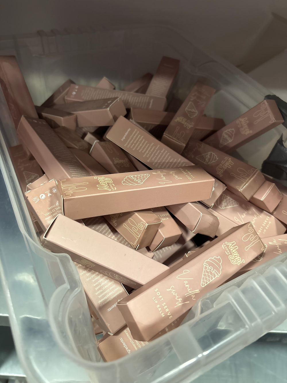 Vanilla scent lip balm *DAMAGED*