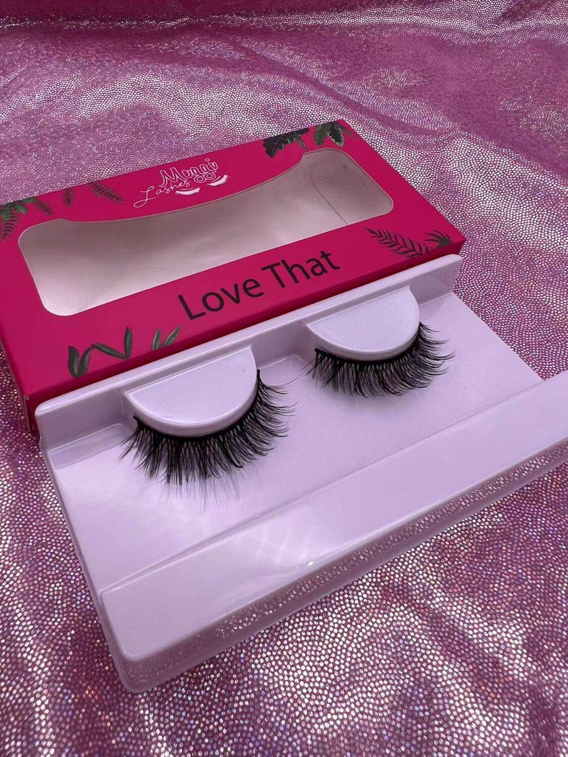 Love eyelashes deals
