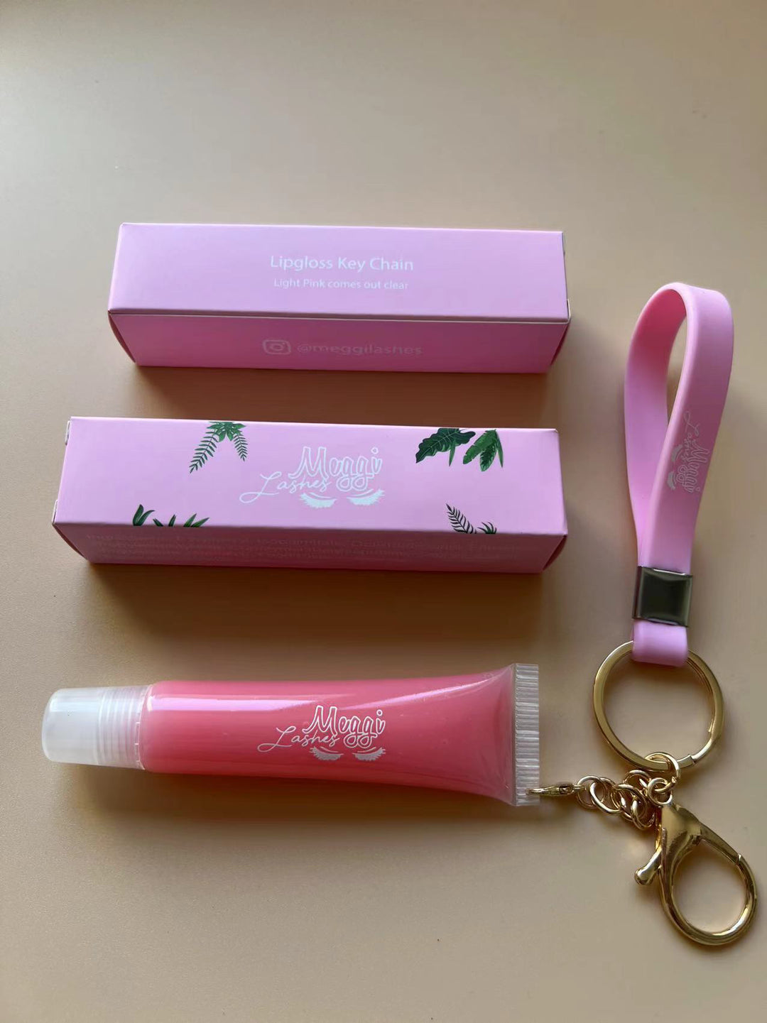 Light pink lip gloss keychain (Strawberry)